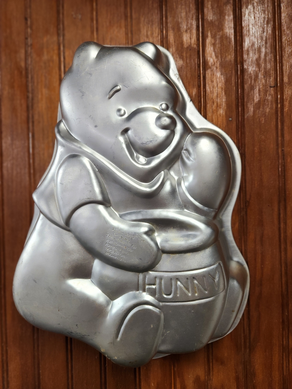 Silver Winnie-The-Pooh Wall Decor Cake Pan